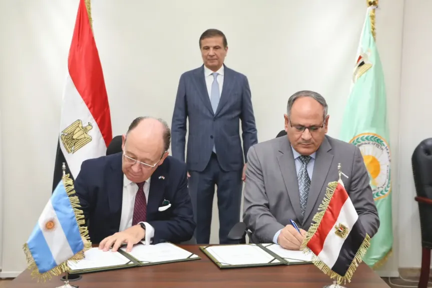 وزير الزراعة يشهد توقيع مذكرة تعاون لتعزيز البحث الزراعي مع الأرجنتين