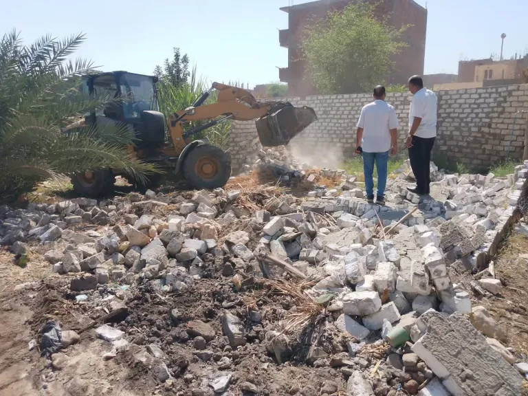 أسيوط تضبط طن أسمدة مدعمة وتسترد أكثر من 40 فدانًا ضمن الموجة الـ30 لإزالة التعديات