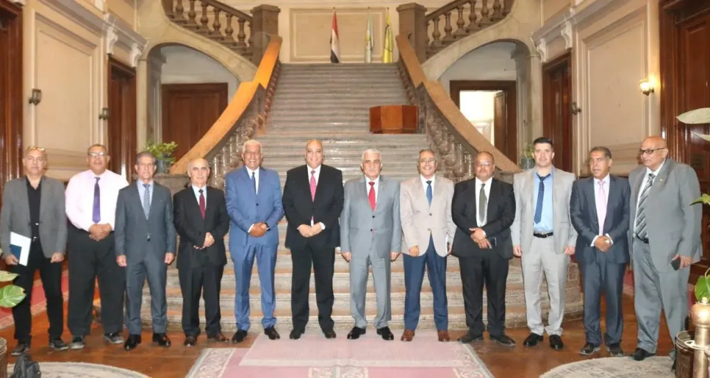 بحوث الصحراء يستقبل وفد «أكساد» 