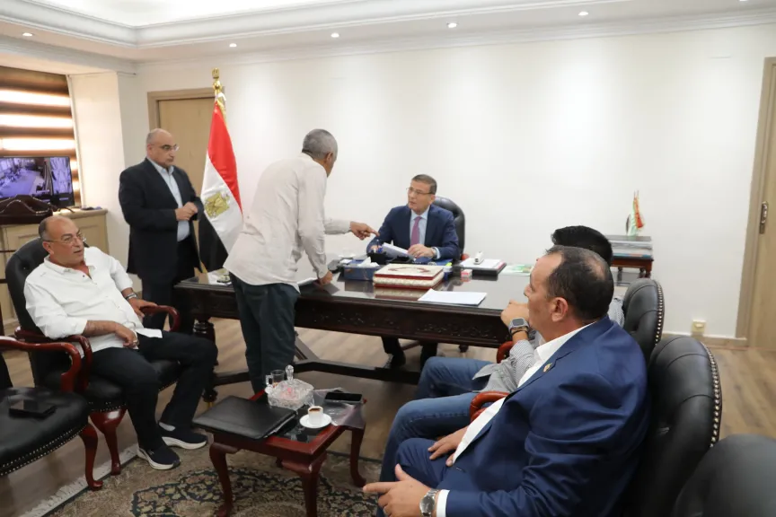 وزير الزراعة يوجه قطاعات الوزارة بالتفاعل الفوري مع طلبات نواب الشعب لتلبية احتياجات المزارعين