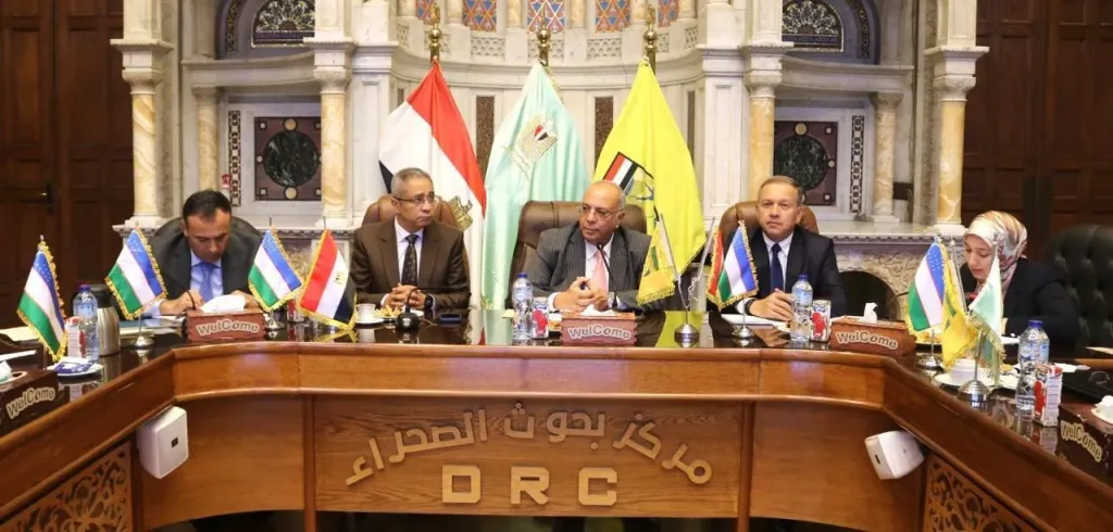 أوزباكستان تبحث الاستفادة من الخبرات الميدانية والبحثية لمركز بحوث الصحراء المصري