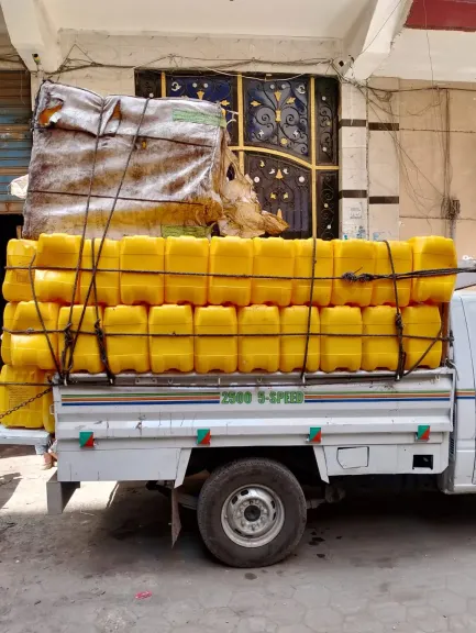 حماية المستهلك يضبط 6.5 طن زيوت طعام غير صالحة للاستهلاك بالجيزة وسوهاج