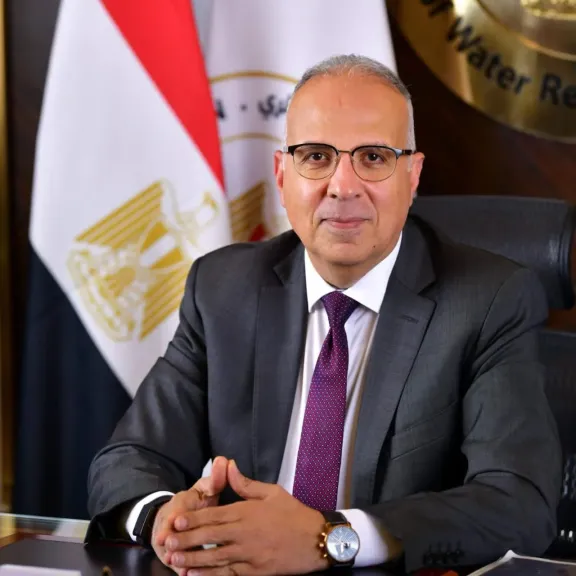 وزير الري يتابع مستجدات المشروع القومي لضبط نهر النيل