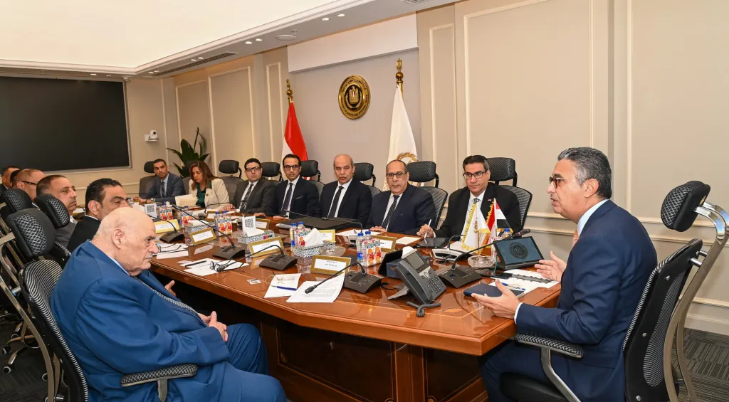 التموين تتابع سوق الخبز الحر والدقيق.. وإتاحة أقماح دوريًا عبر البورصة السلعية
