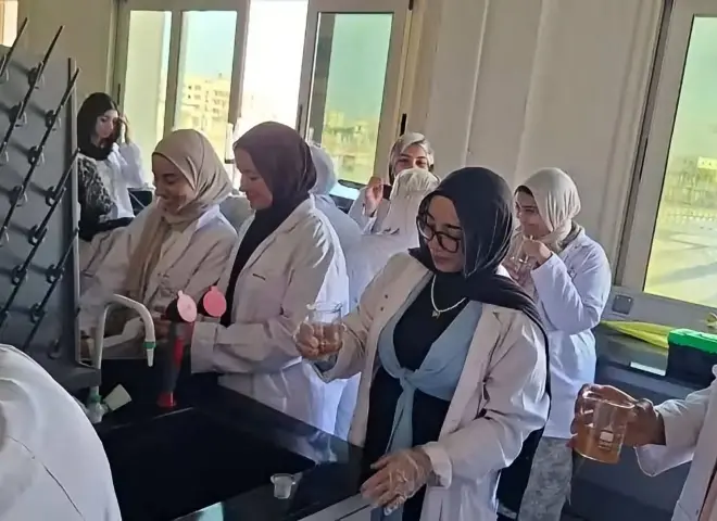 لتدوير المخلفات وحماية البيئة.. طلاب بني سويف الأهلية ينجحون في استخلاص الشيتوزان