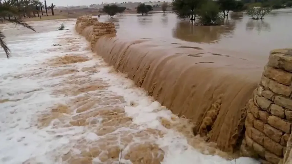 التنمية المحلية توجه المحافظات للاستعداد المبكر لموسم الأمطار والسيول 2026/2027