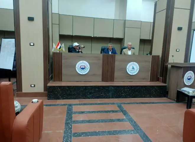 محافظ أسيوط: ندوة لتوعية المزارعين بآليات صندوق التكافل الزراعي لمواجهة المخاطر المناخية
