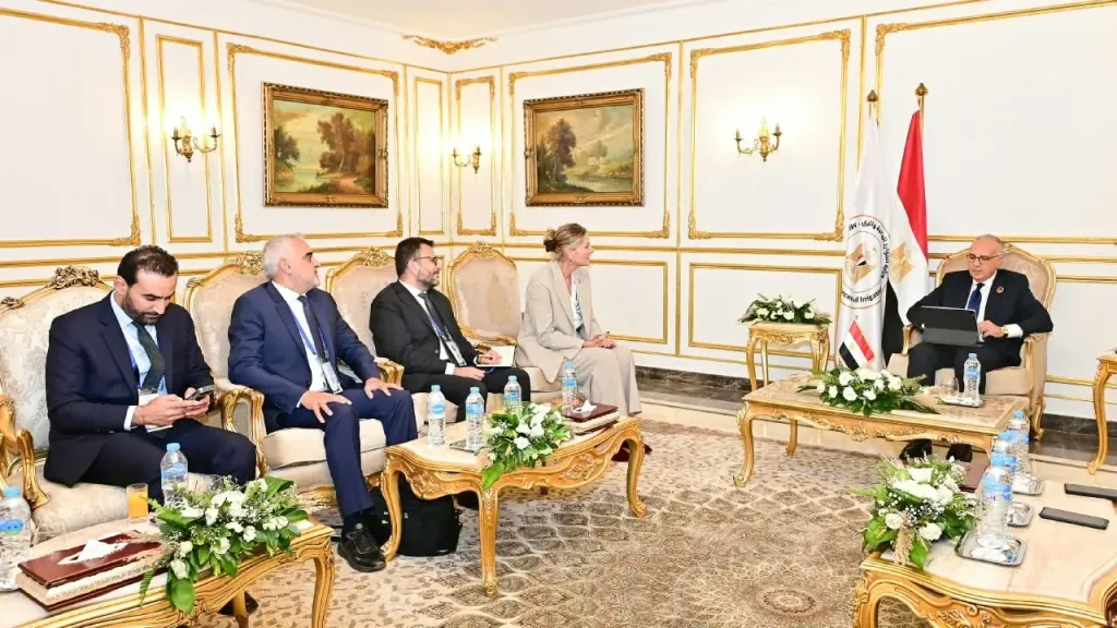 وزير الري يبحث مع إيفاد تعزيز التعاون في إدارة المياه والتكيف مع تغيرات المناخ