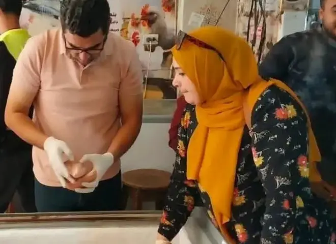 قبل استخدامها في الحواوشي.. الطب البيطري بسوهاج يمنع تداول 60 كيلو من هياكل الدواجن